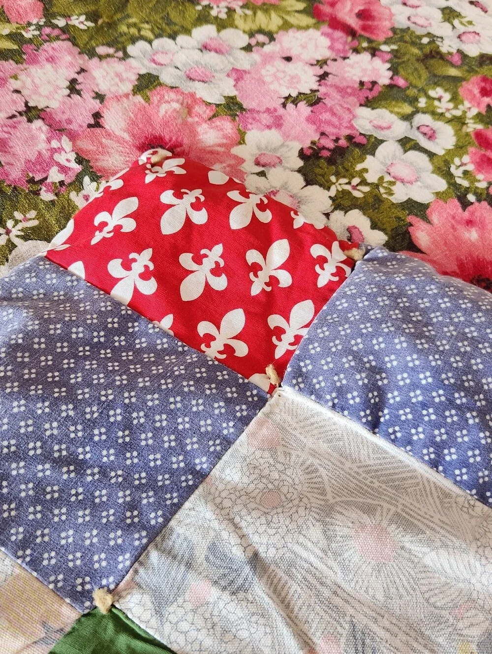 HANDMADE Patchwork Quilt Tied 80 x 65 Floral Vintage Multicolor Cottage Cabin